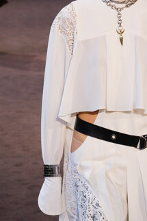 Details Chloé Fall 2018 Ready-to-Wear , Детали коллекции Хлоя осень зима 2018 , Fashion show , неделя моды в Париже , PFW , Paris Fashion Week , Mainstyles